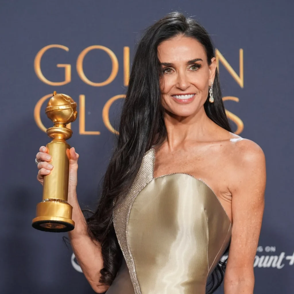 Demi Moore aux Golden Globes 2025, récompensée à 62 ans pour The Substance